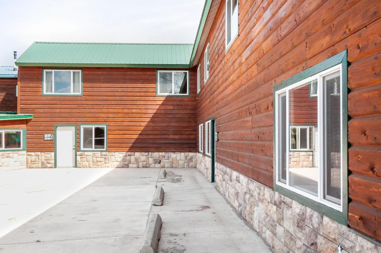 Circle R Motel East Glacier Park Village Экстерьер фото