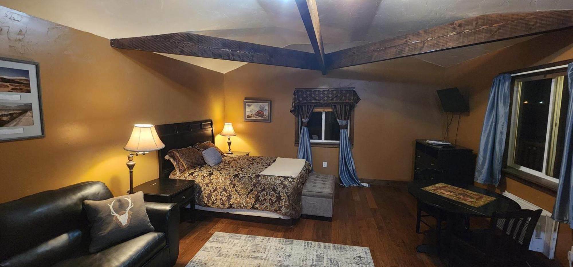 Circle R Motel East Glacier Park Village Экстерьер фото